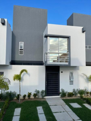 Casa Comoda Con Piscina